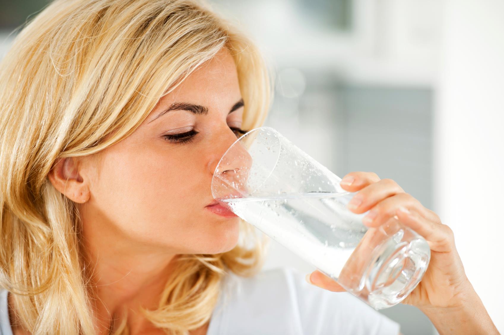 Почему нужно пить воду натощак